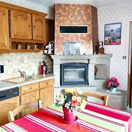 Prázdninový dům Maison Confortable A Avec Jardin Saint-Laurent-de-Cuves